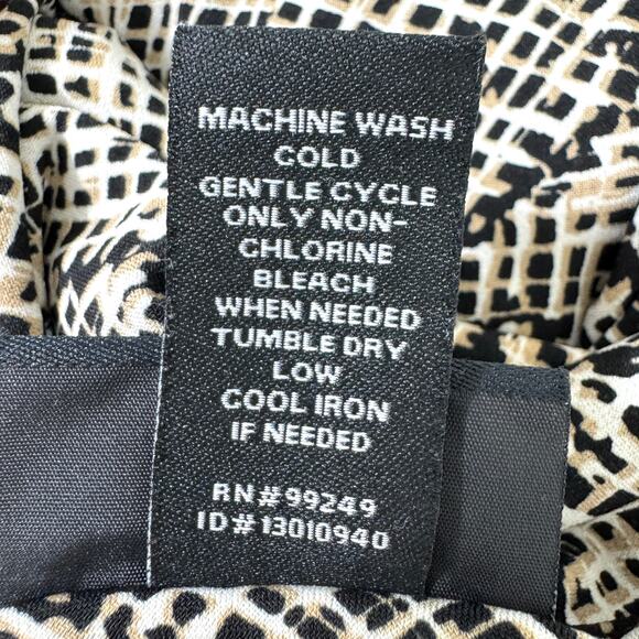 Maggie Barnes Womens Blouse Top Size 5X Animal Print Flowy Quarter Button Black - Picture 6 of 7